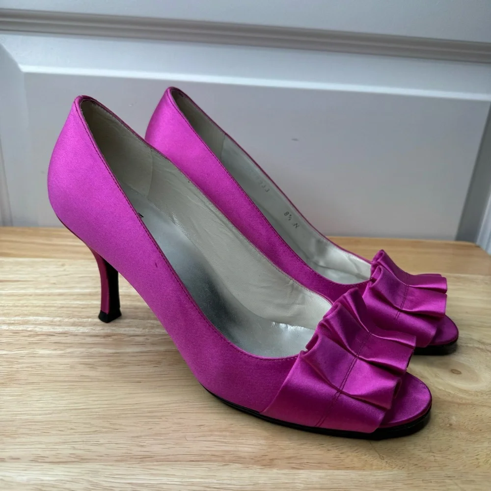Stuart Weitzman Gigiritz Magenta Satin Peep Toe Pump Suze 8.5 Narrow